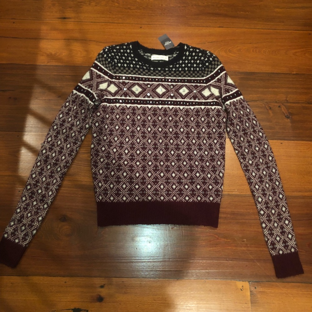 Long sleeve sweater with jewels